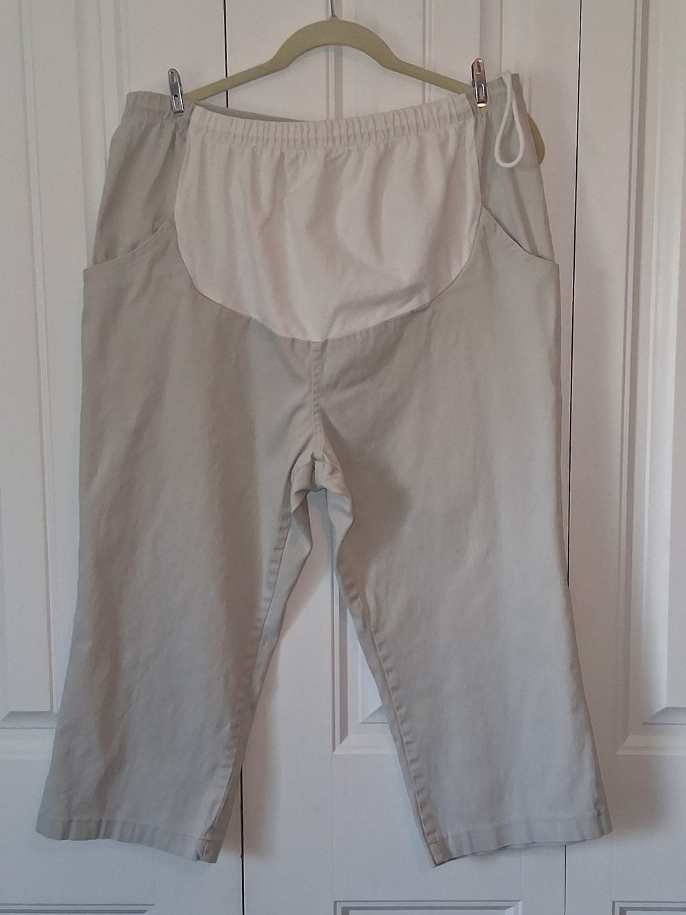 Take Nine Maternity Beige/Tan Pull-On Capri Pants Women's Size Large